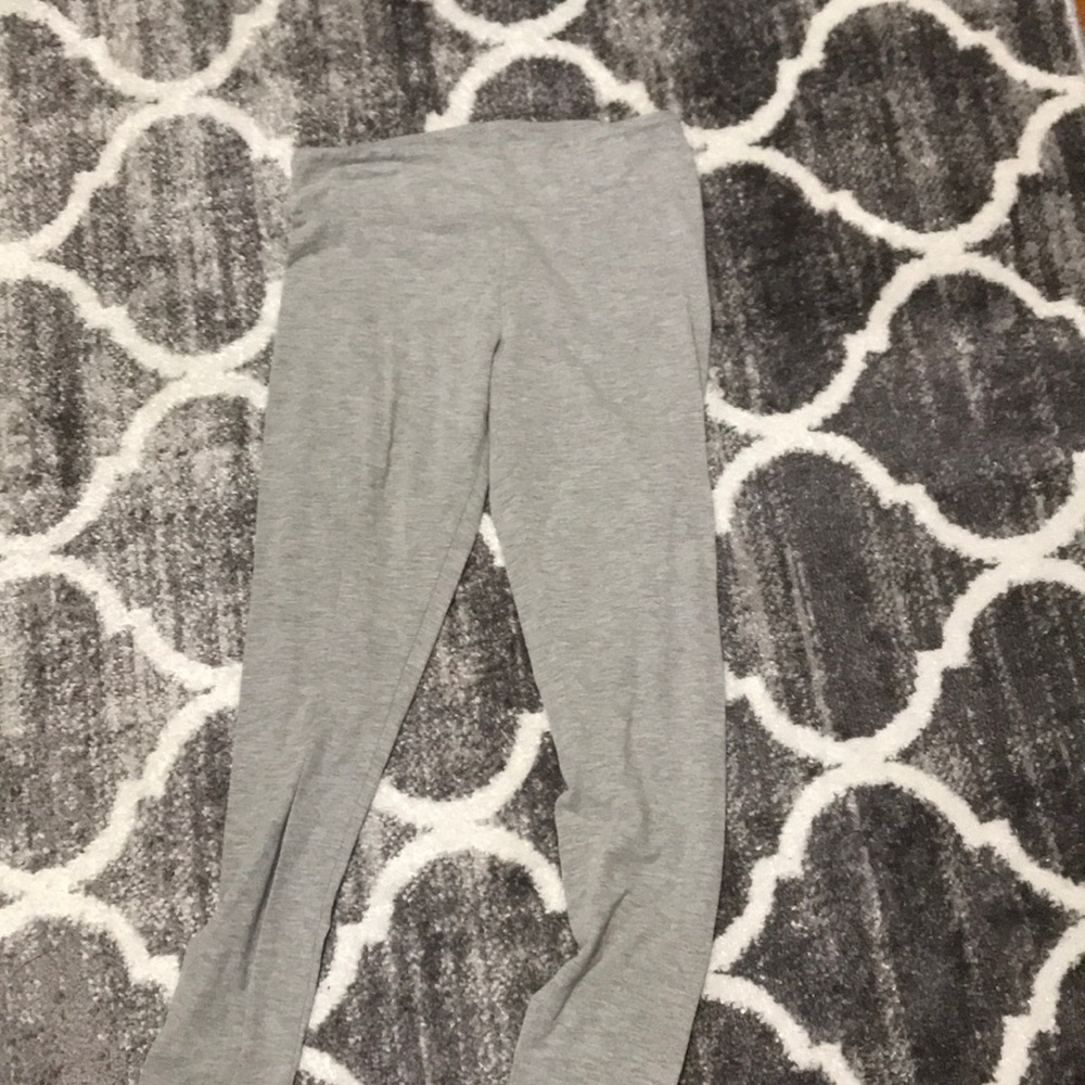 grey leggings